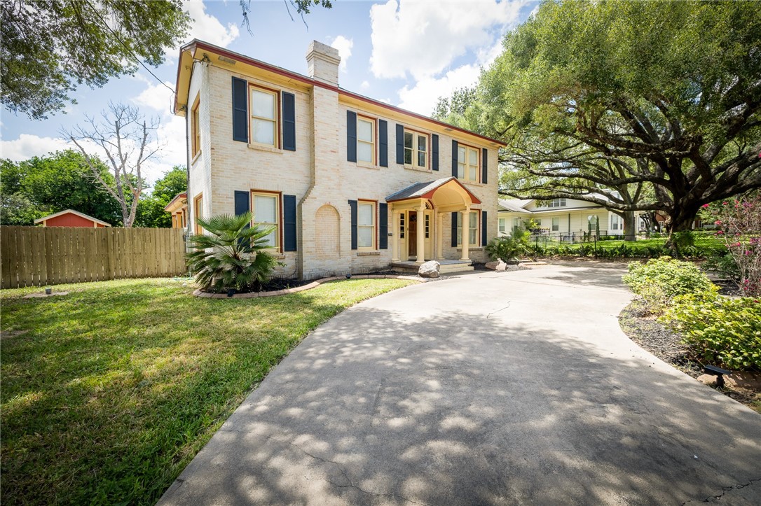 1107 N Adams Street, Beeville, TX, 78102 | 459905 | Realty Texas LLC