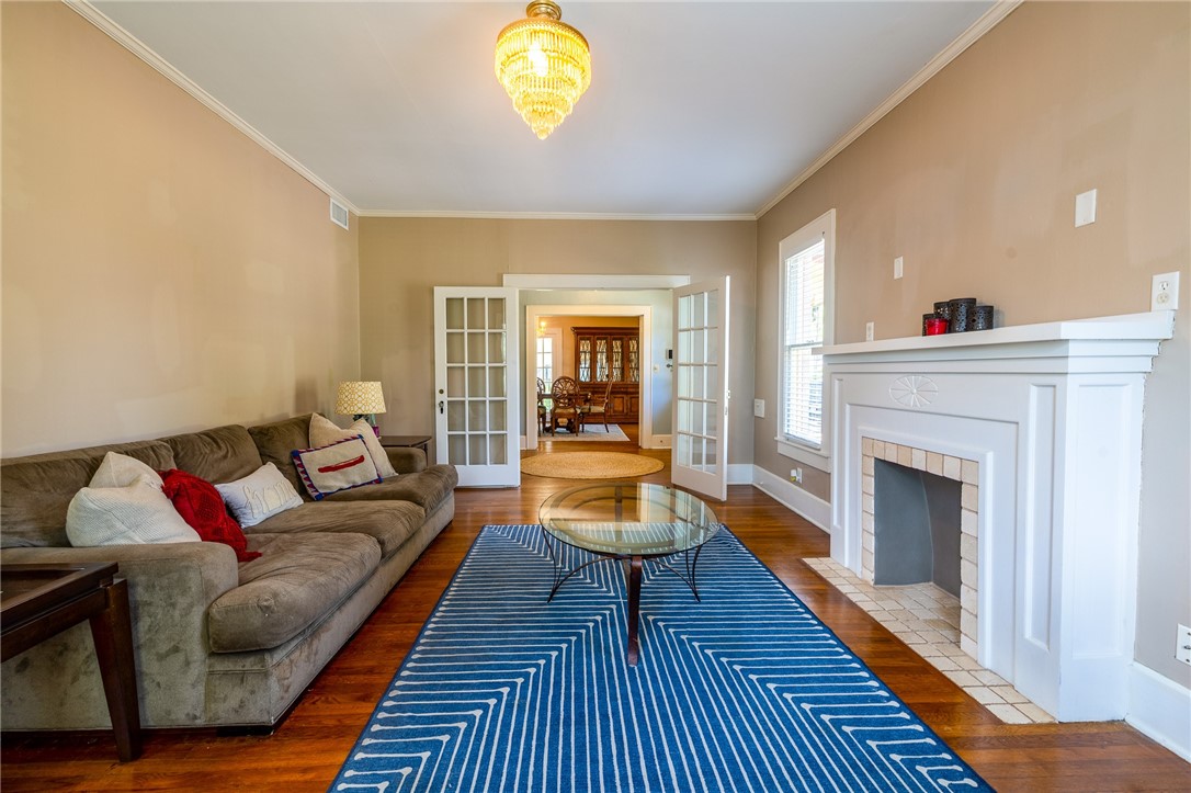 1107 N Adams Street, Beeville, TX, 78102 | 459905 | Realty Texas LLC