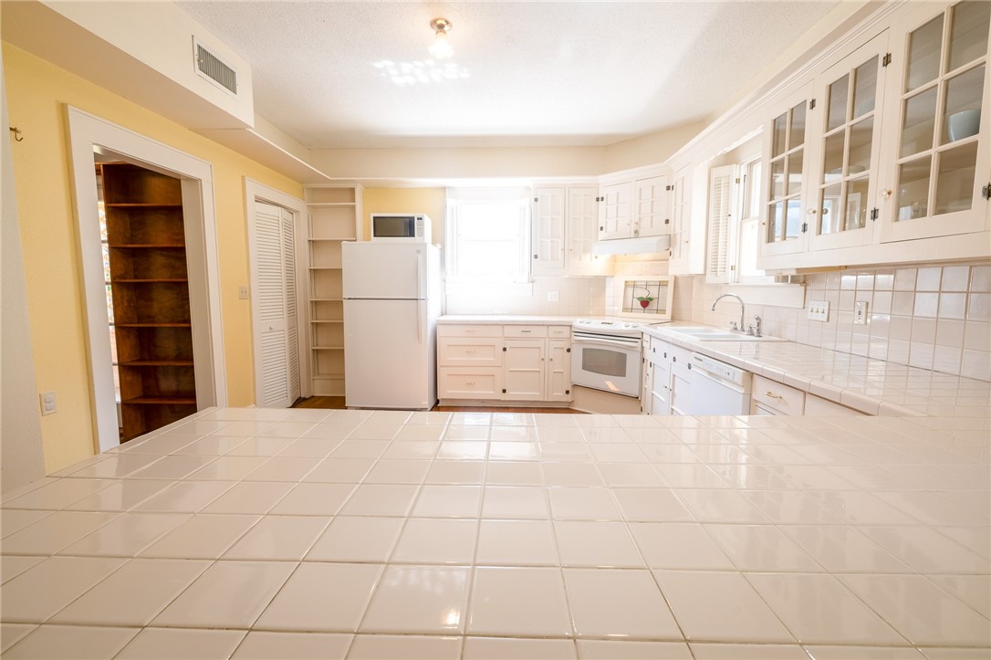 1107 N Adams Street, Beeville, TX, 78102 | 459905 | Realty Texas LLC