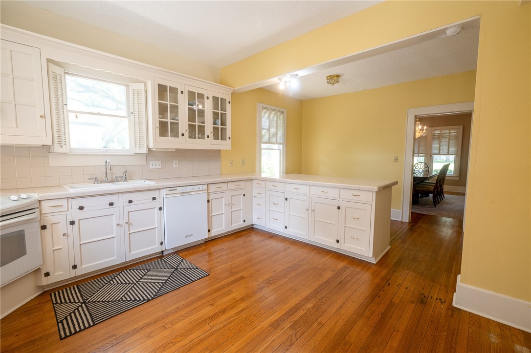 1107 N Adams Street, Beeville, TX, 78102 | 459905 | Realty Texas LLC