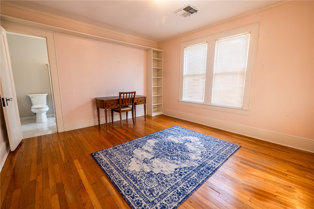 1107 N Adams Street, Beeville, TX, 78102 | 459905 | Realty Texas LLC