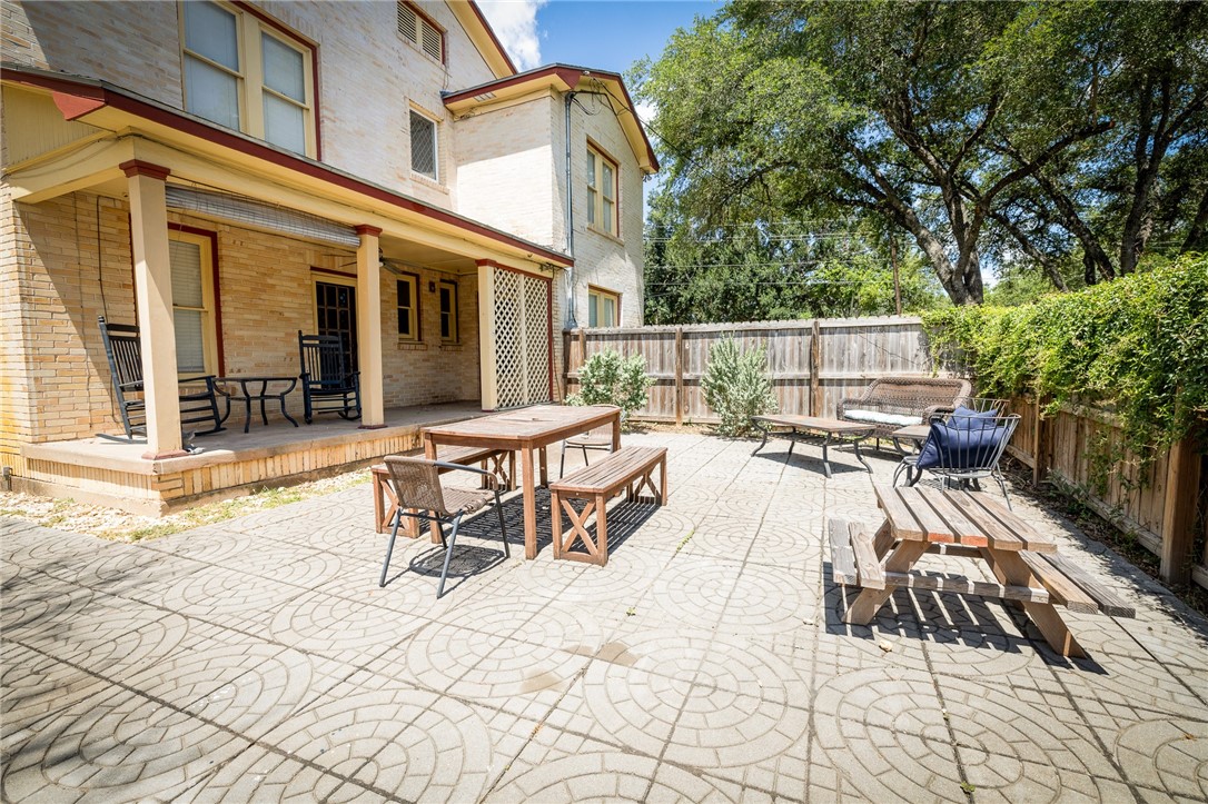 1107 N Adams Street, Beeville, TX, 78102 | 459905 | Realty Texas LLC