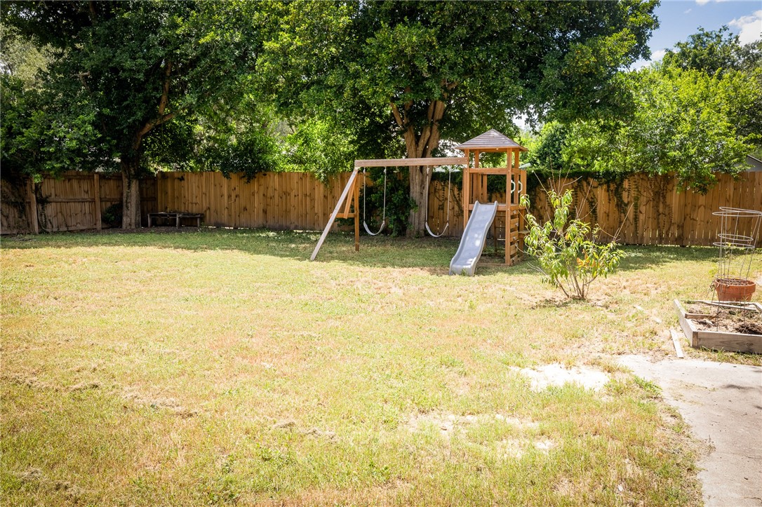 1107 N Adams Street, Beeville, TX, 78102 | 459905 | Realty Texas LLC