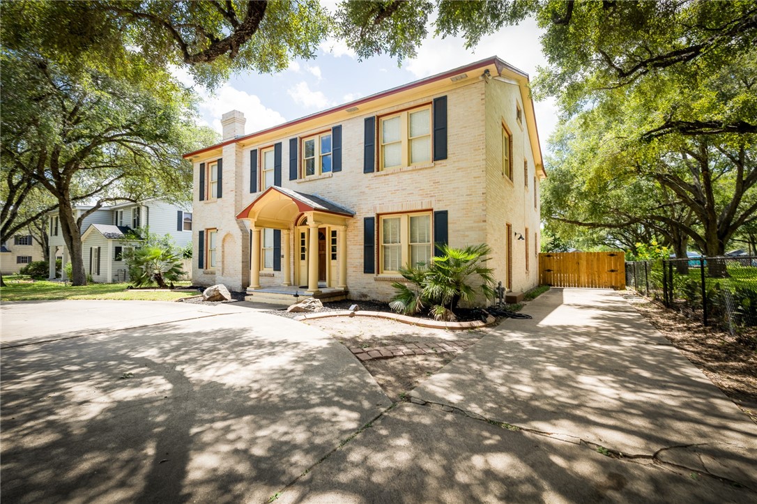 1107 N Adams Street, Beeville, TX, 78102 | 459905 | Realty Texas LLC