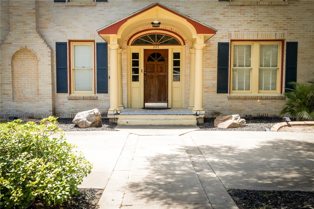 1107 N Adams Street, Beeville, TX, 78102 | 459905 | Realty Texas LLC