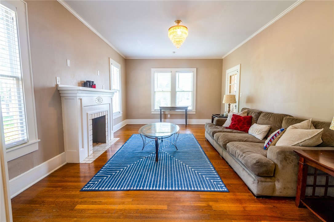 1107 N Adams Street, Beeville, TX, 78102 | 459905 | Realty Texas LLC