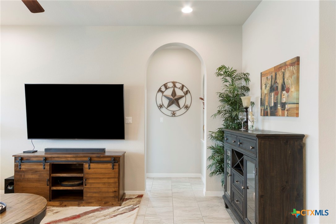 521 Kirkhill Street , Hutto, TX, 78634 | 581290 | Realty Texas LLC