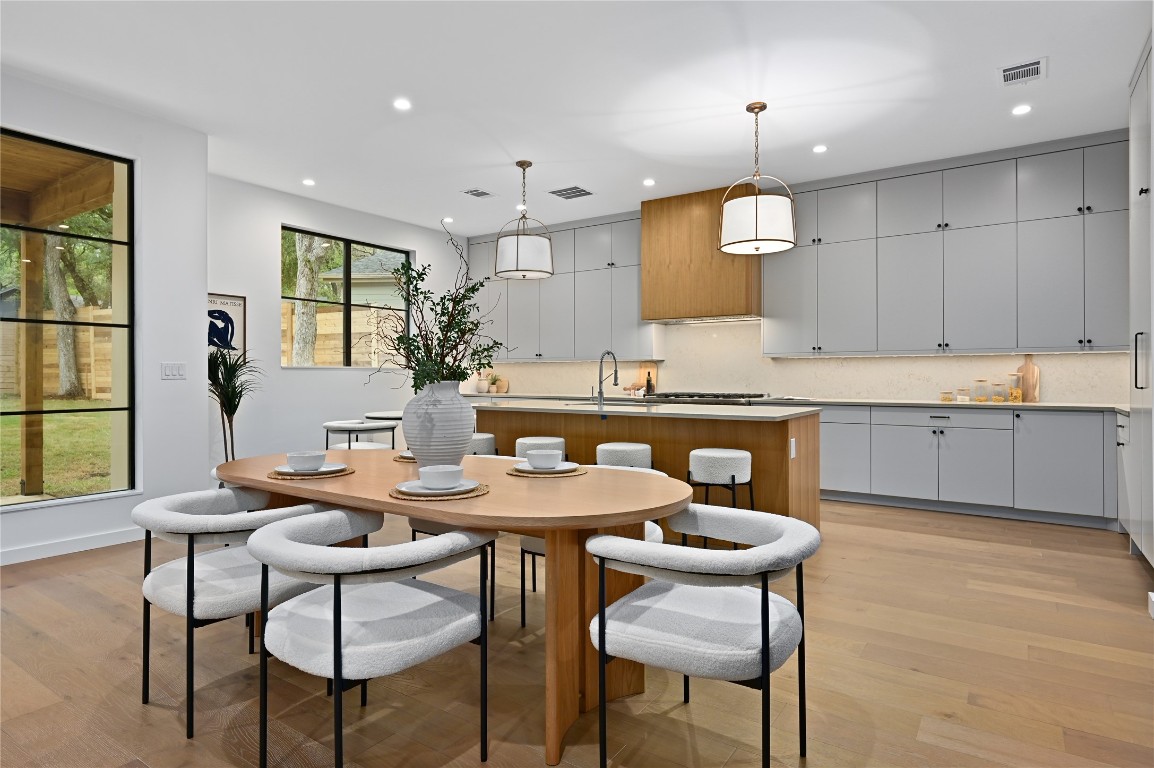 2635 Barton Hills Drive , Austin, TX, 78704 | 6570297 | Realty Texas LLC