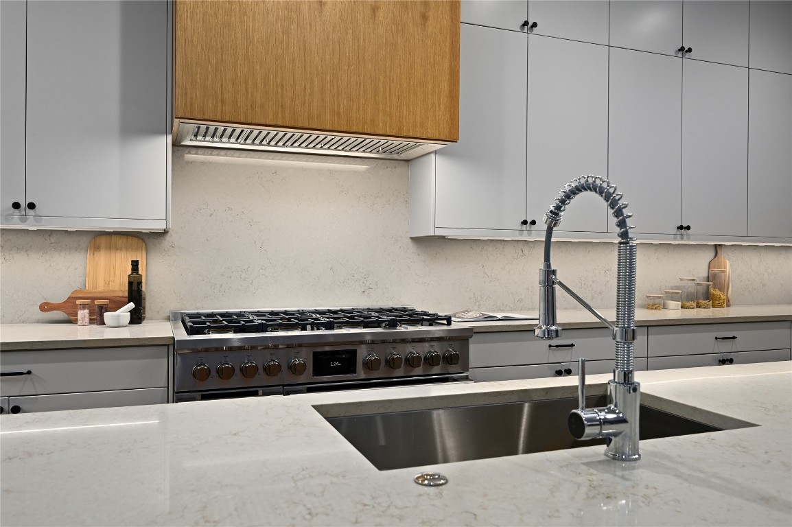 2635 Barton Hills Drive , Austin, TX, 78704 | 6570297 | Realty Texas LLC