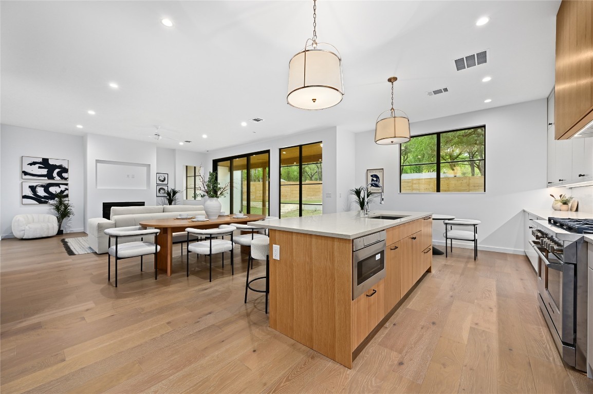2635 Barton Hills Drive , Austin, TX, 78704 | 6570297 | Realty Texas LLC