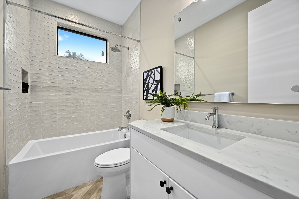 2635 Barton Hills Drive , Austin, TX, 78704 | 6570297 | Realty Texas LLC