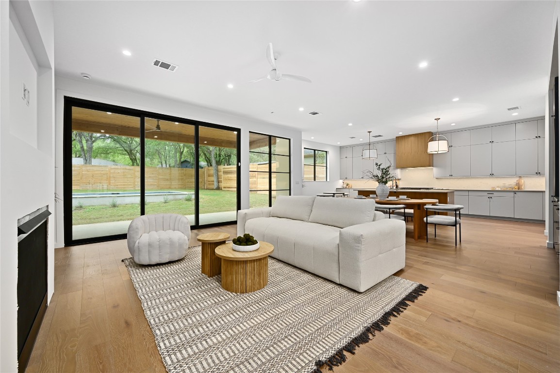 2635 Barton Hills Drive , Austin, TX, 78704 | 6570297 | Realty Texas LLC