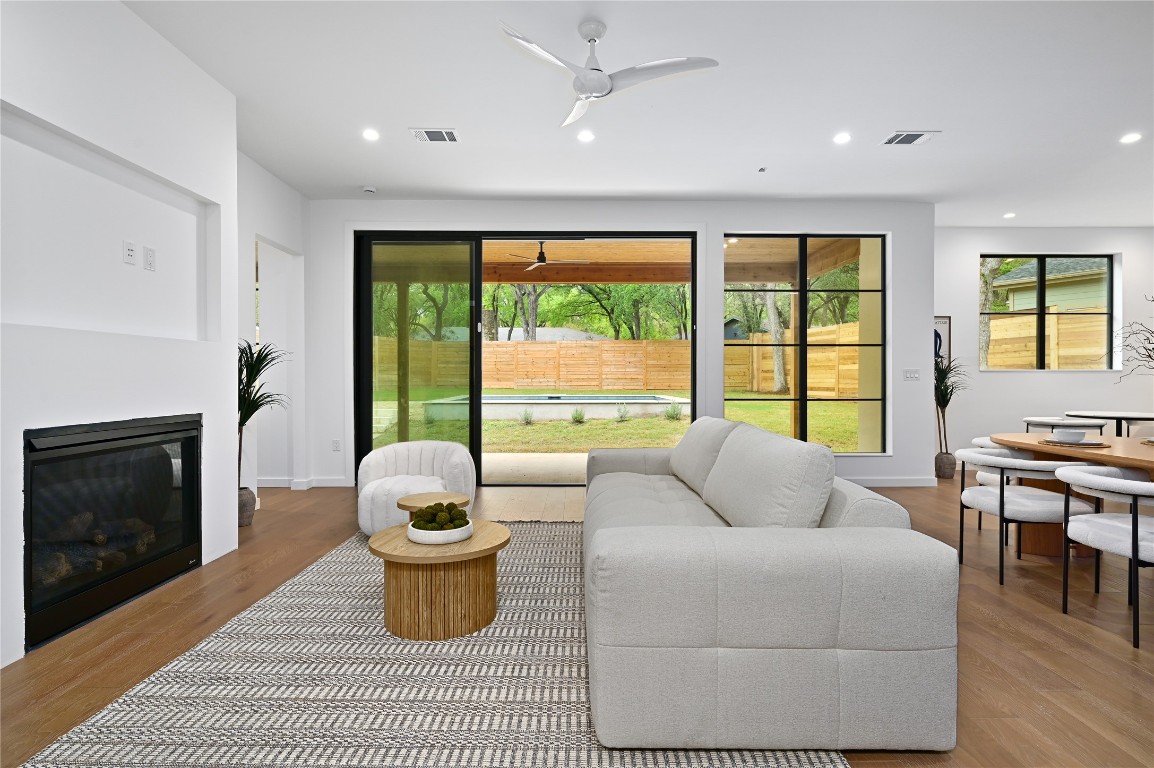 2635 Barton Hills Drive , Austin, TX, 78704 | 6570297 | Realty Texas LLC