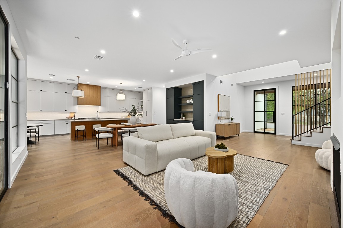 2635 Barton Hills Drive , Austin, TX, 78704 | 6570297 | Realty Texas LLC