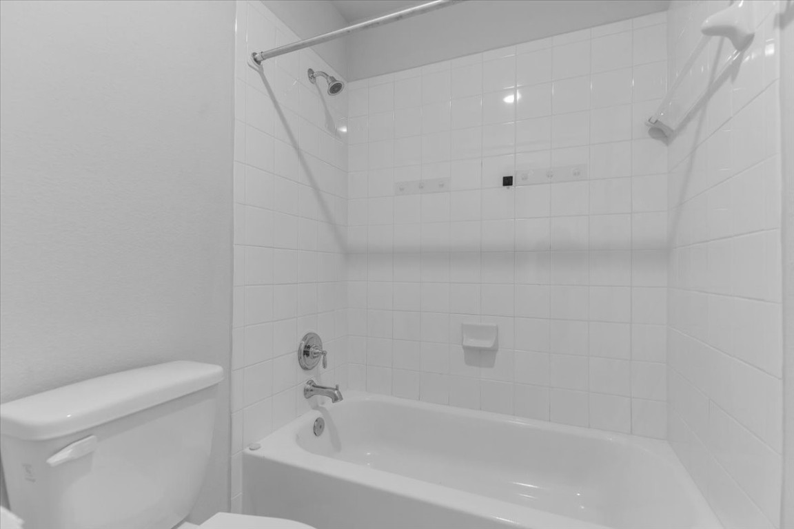 308 Castlefields Street , Hutto, TX, 78634 | 2833970 | Realty Texas LLC
