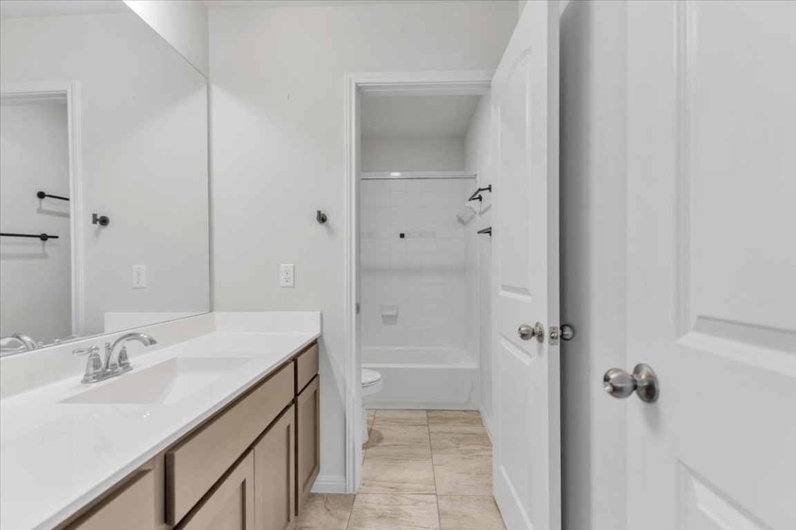 308 Castlefields Street , Hutto, TX, 78634 | 2833970 | Realty Texas LLC
