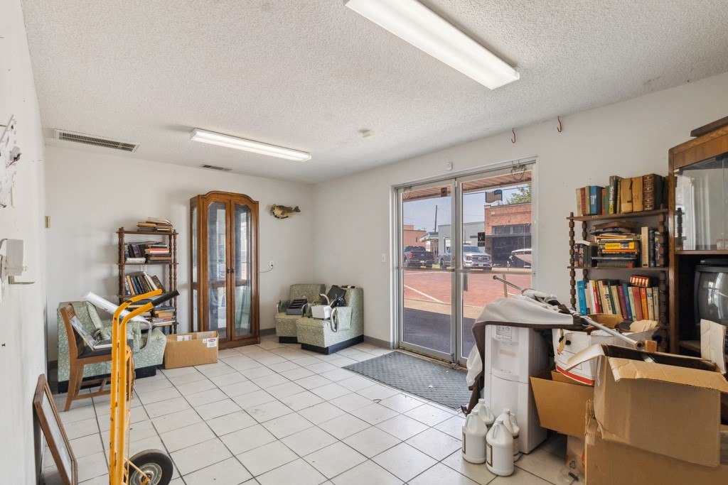 216 N Commerce Street , Corsicana, TX, 75110 | 20951902 | Realty Texas LLC