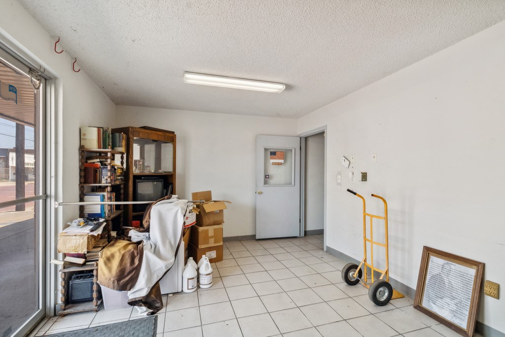 216 N Commerce Street , Corsicana, TX, 75110 | 20951902 | Realty Texas LLC