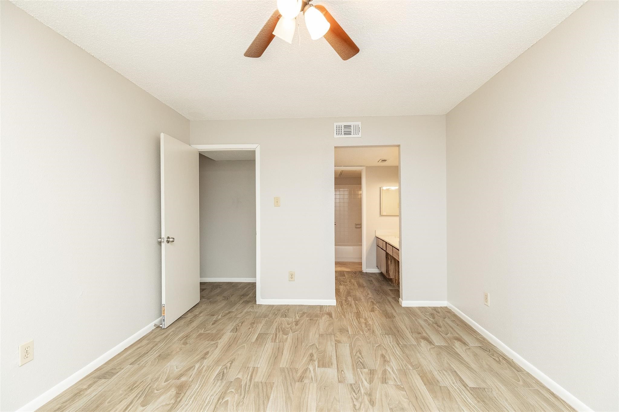 2800 Jeanetta Street 2805 , Houston, TX, 77063 | 92720647 | Realty Texas LLC