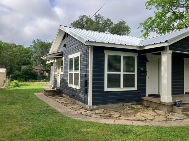 204 E Dry Street, San Saba, TX, 76877 | 25476609 | Realty Texas LLC