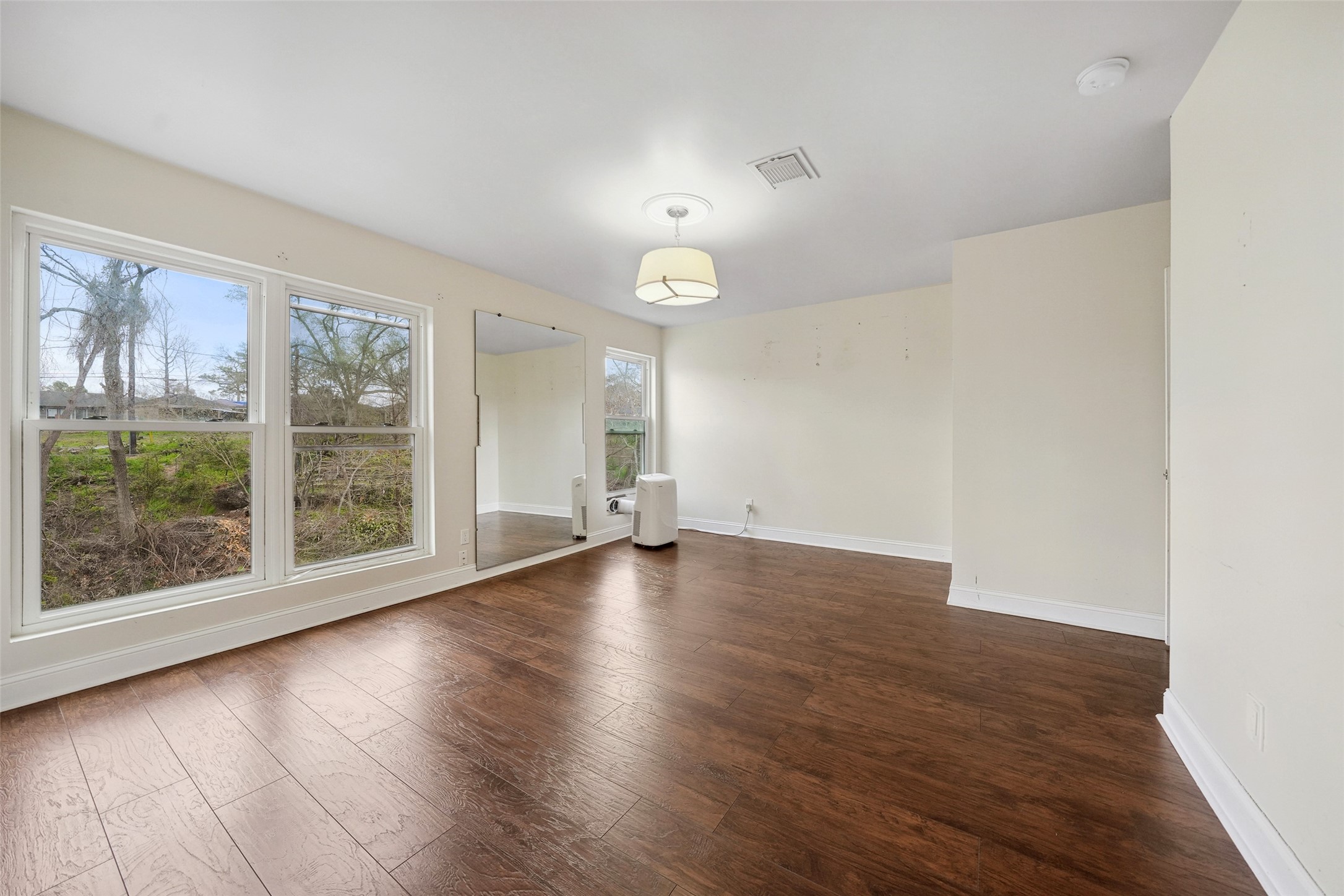 716 Worthshire Drive , Houston, TX, 77008 | 69076091 | Realty Texas LLC