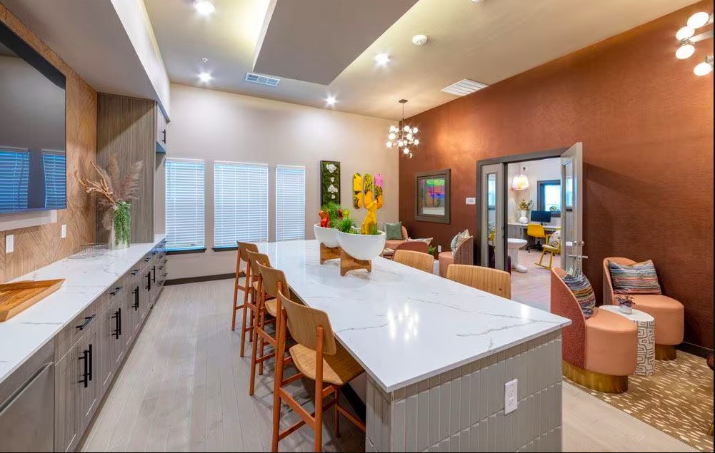4611 N Interstate 35 Frontage Rd, Austin, TX, 78722 | 59238079 | Realty Texas LLC