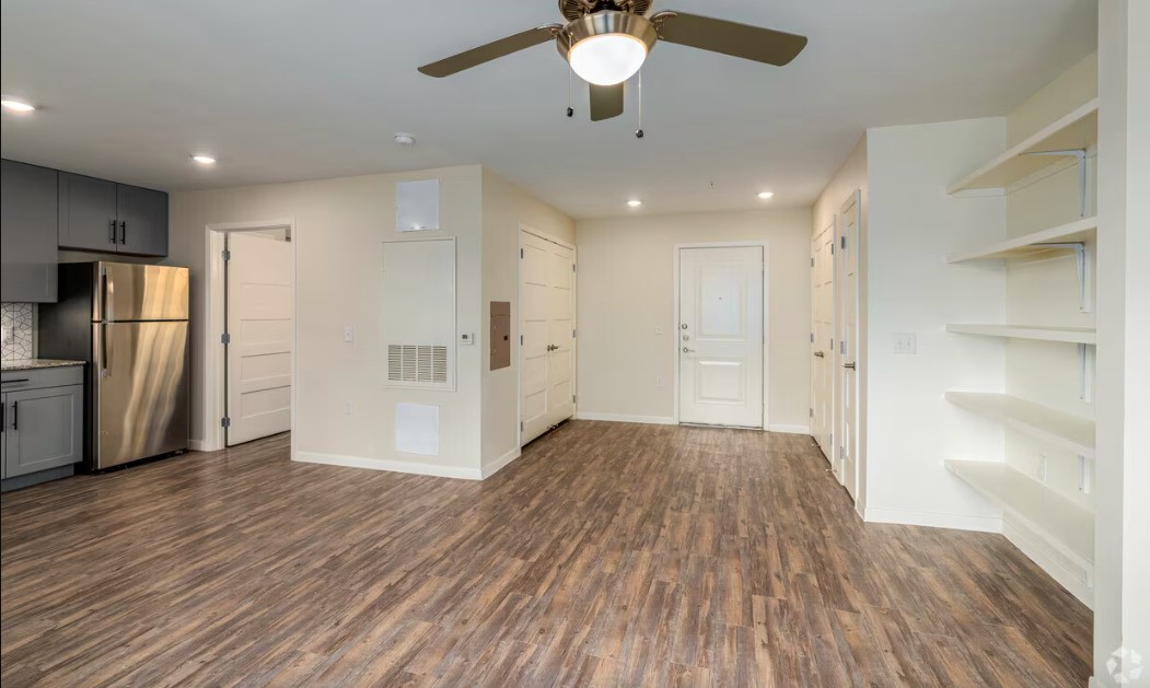 4611 N Interstate 35 Frontage Rd, Austin, TX, 78722 | 59238079 | Realty Texas LLC