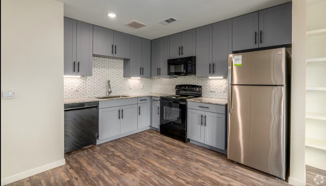 4611 N Interstate 35 Frontage Rd, Austin, TX, 78722 | 59238079 | Realty Texas LLC