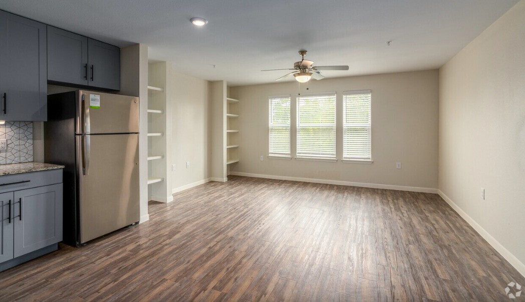 4611 N Interstate 35 Frontage Rd, Austin, TX, 78722 | 59238079 | Realty Texas LLC