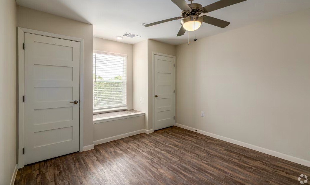 4611 N Interstate 35 Frontage Rd, Austin, TX, 78722 | 59238079 | Realty Texas LLC