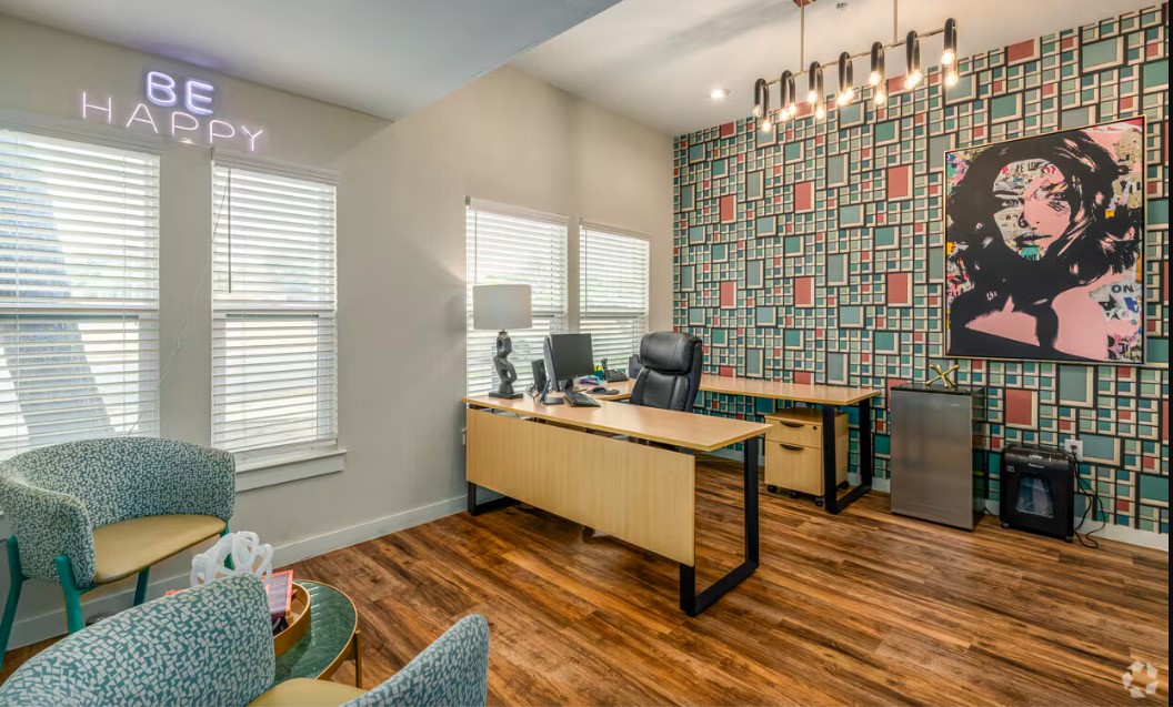 4611 N Interstate 35 Frontage Rd, Austin, TX, 78722 | 59238079 | Realty Texas LLC