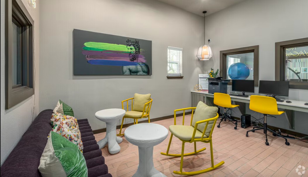 4611 N Interstate 35 Frontage Rd, Austin, TX, 78722 | 59238079 | Realty Texas LLC