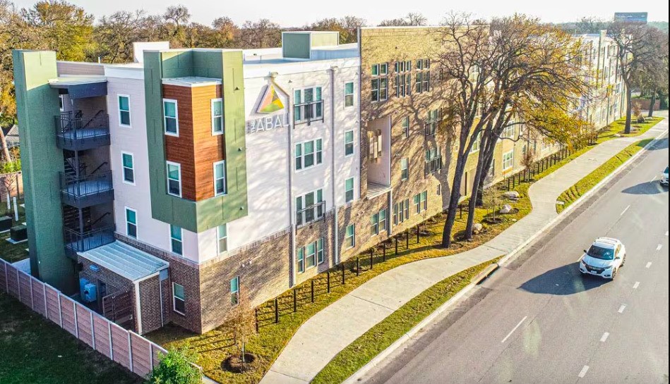 4611 N Interstate 35 Frontage Rd, Austin, TX, 78722 | 59238079 | Realty Texas LLC