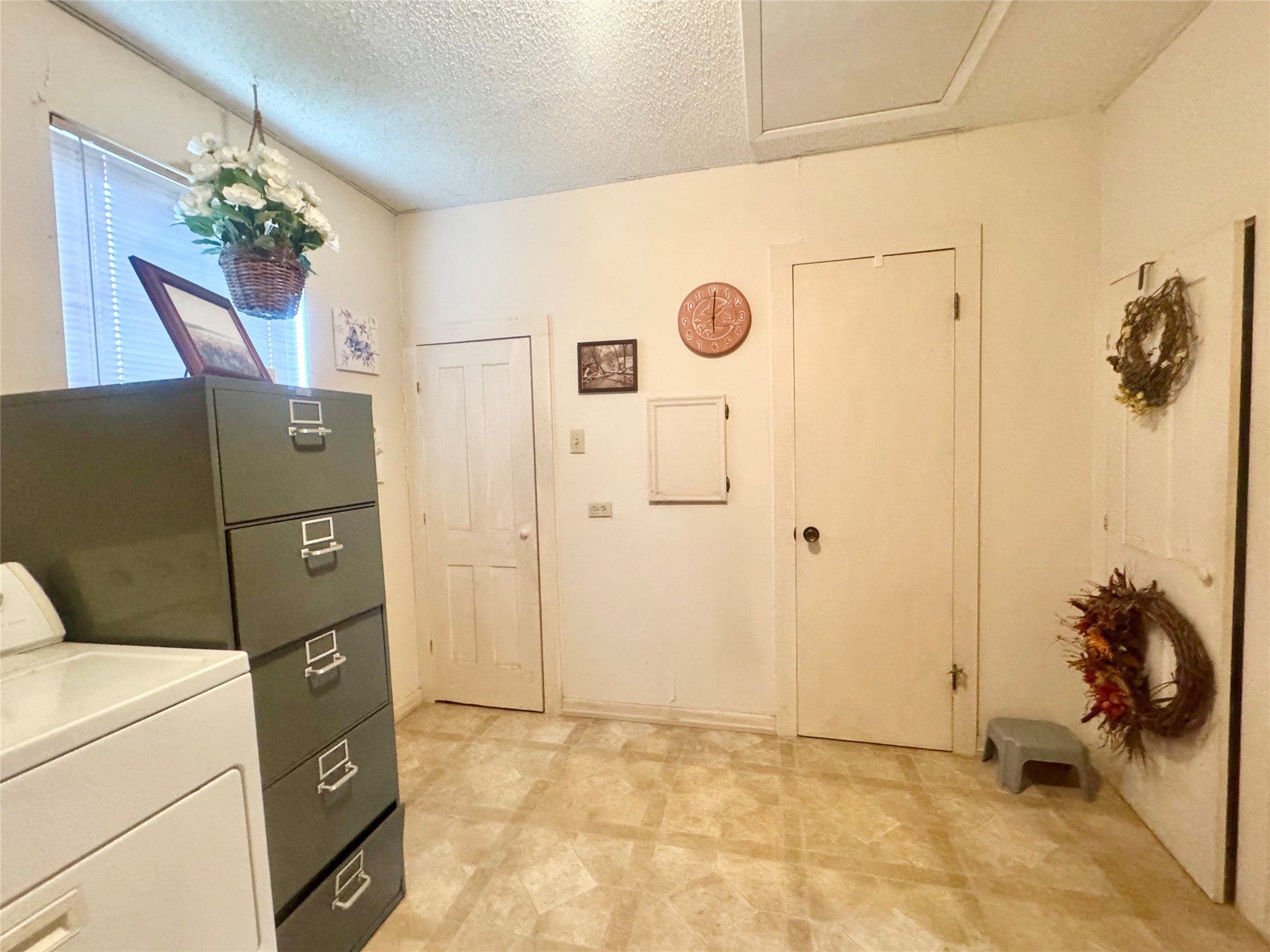706 West Street, Yoakum, TX, 77995 | 38377912 | Realty Texas LLC