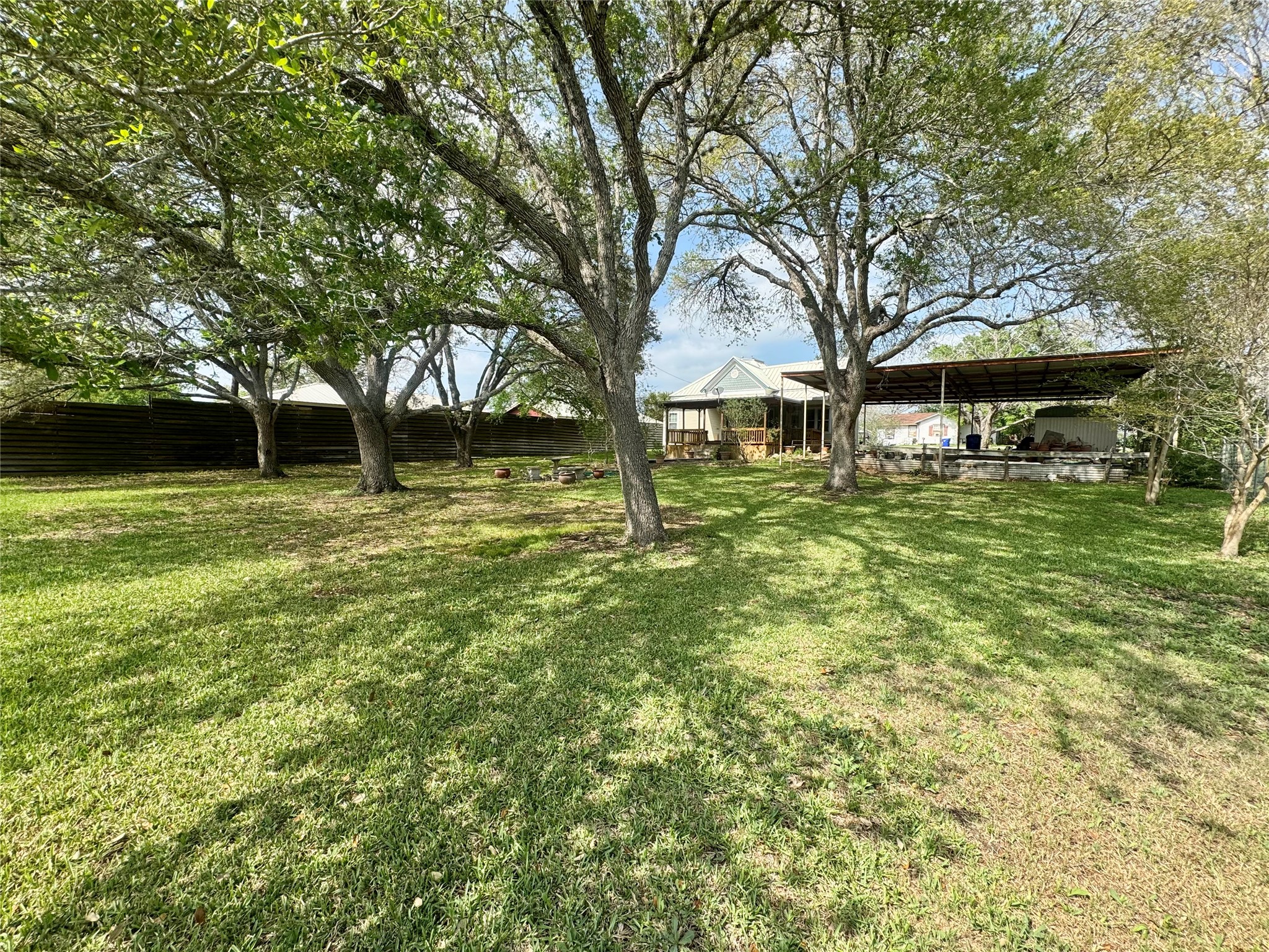 706 West Street, Yoakum, TX, 77995 | 38377912 | Realty Texas LLC