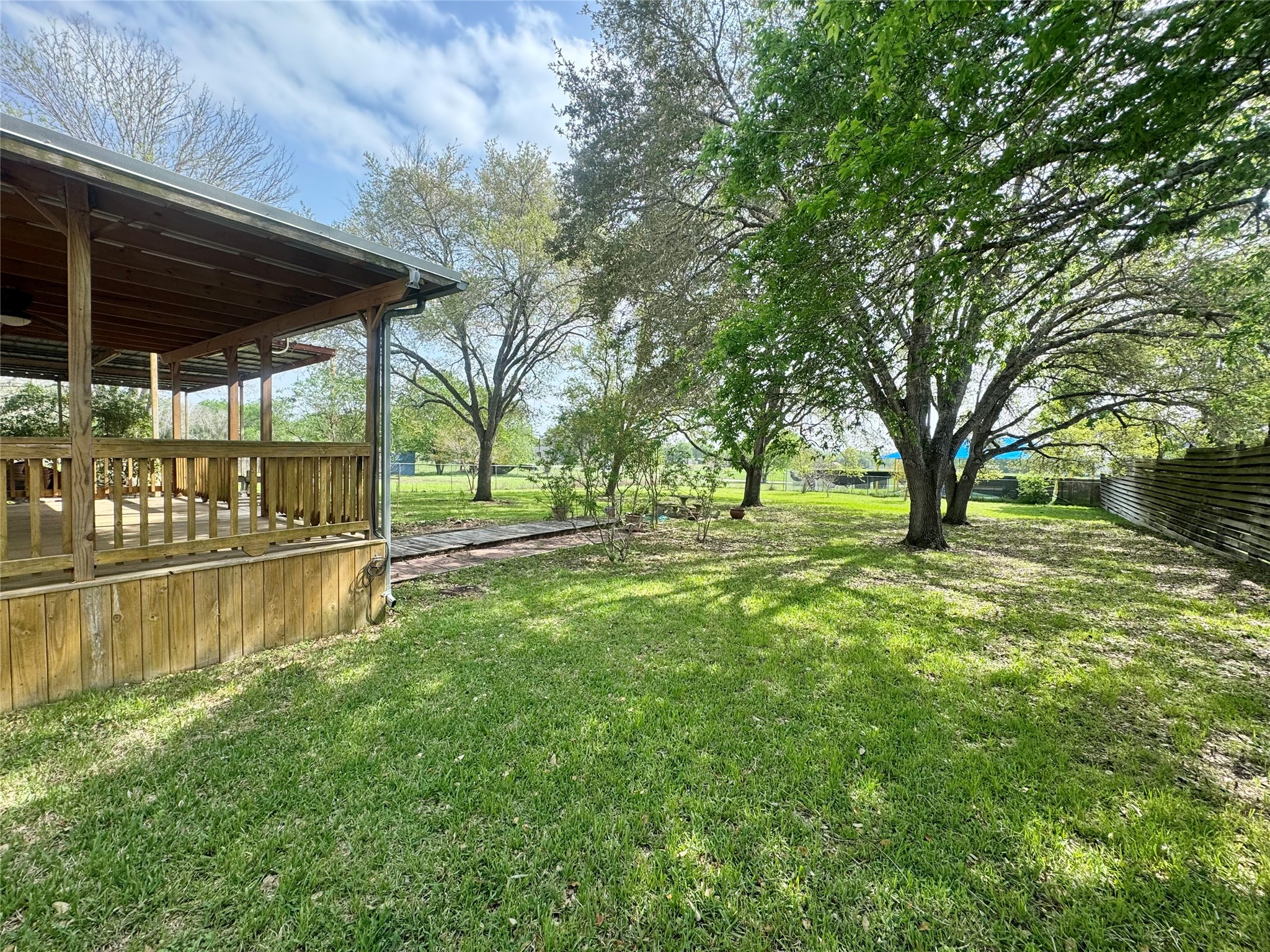 706 West Street, Yoakum, TX, 77995 | 38377912 | Realty Texas LLC