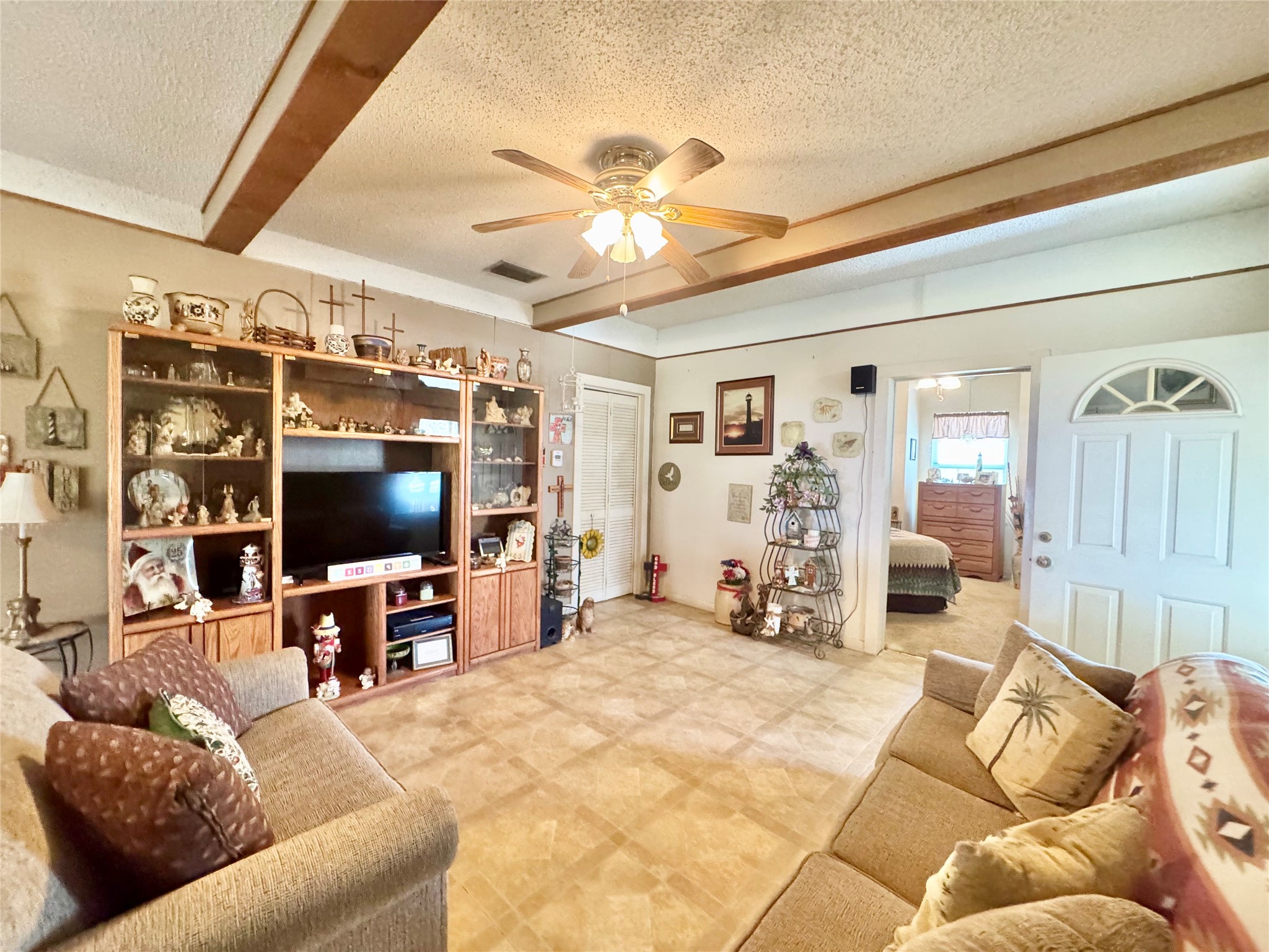 706 West Street, Yoakum, TX, 77995 | 38377912 | Realty Texas LLC