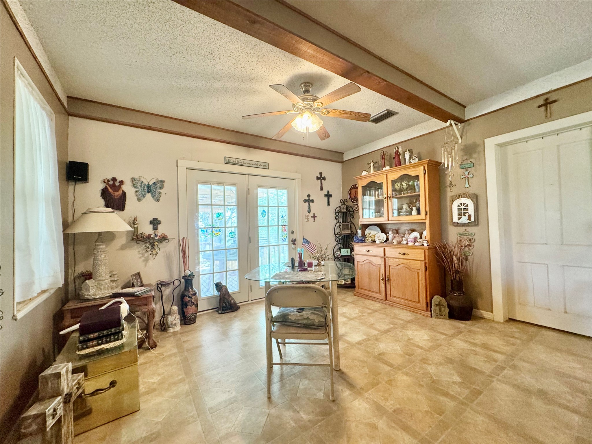706 West Street, Yoakum, TX, 77995 | 38377912 | Realty Texas LLC