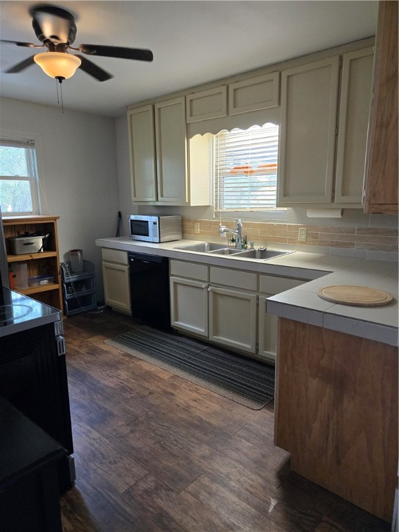 22 Poolside Loop Drive, Rockport, TX, 78382 | 460070 | Realty Texas LLC