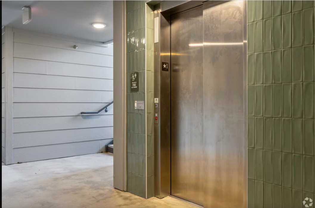 1200 W W Koenig Ln, Austin, TX, 78756 | 83639476 | Realty Texas LLC