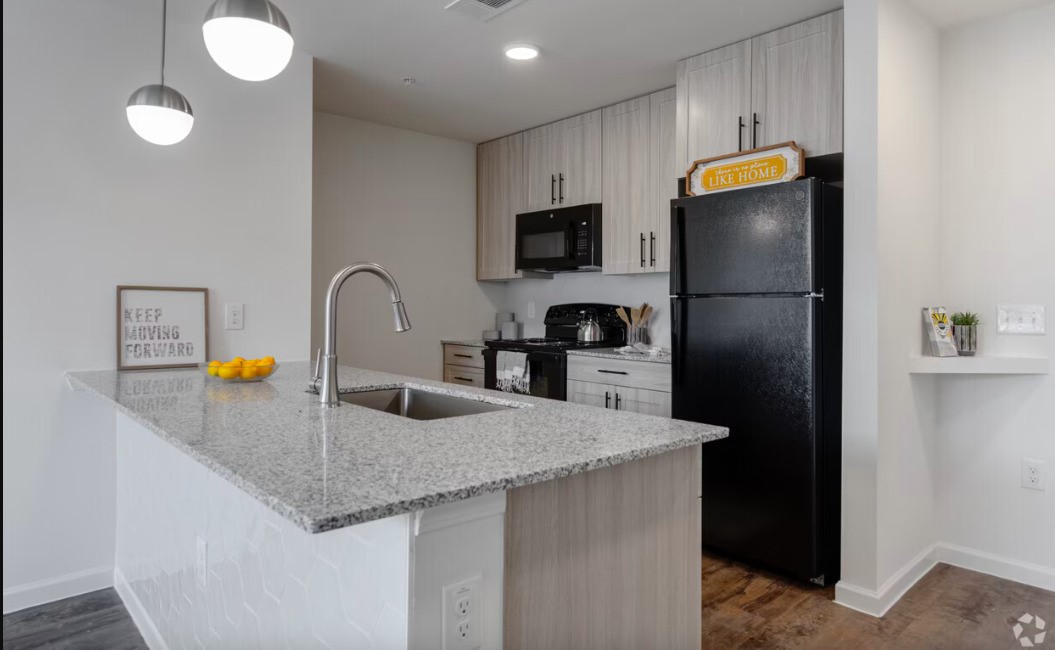 1200 W W Koenig Ln, Austin, TX, 78756 | 83639476 | Realty Texas LLC