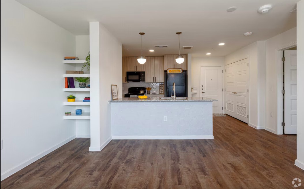 1200 W W Koenig Ln, Austin, TX, 78756 | 83639476 | Realty Texas LLC