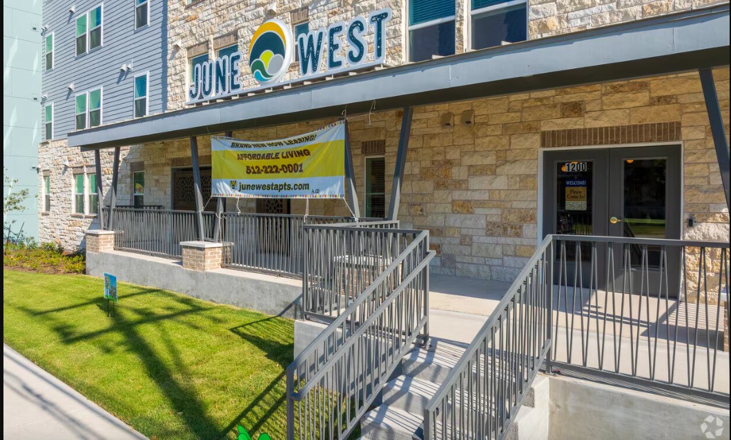 1200 W W Koenig Ln, Austin, TX, 78756 | 83639476 | Realty Texas LLC