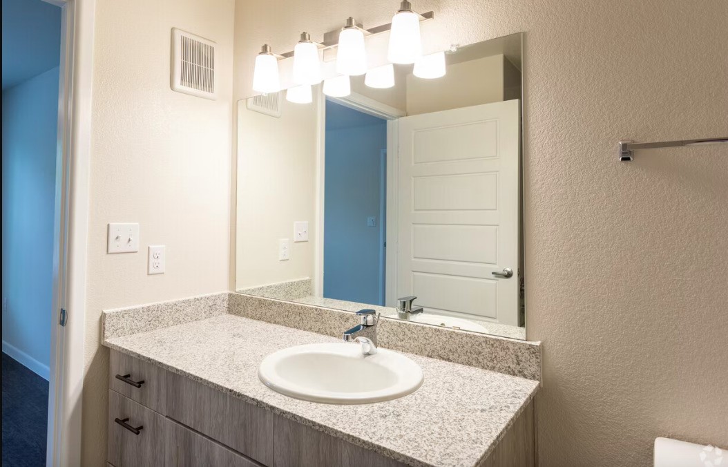 2401 E Oltorf St, Austin, TX, 78741 | 27709097 | Realty Texas LLC