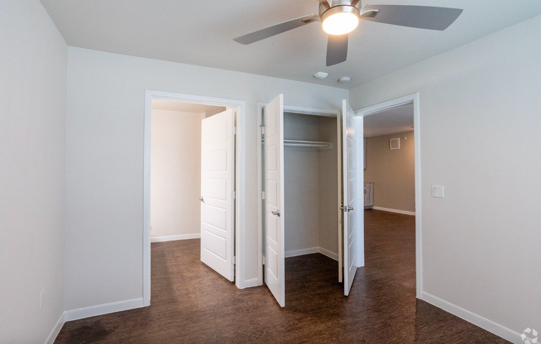 2401 E Oltorf St, Austin, TX, 78741 | 27709097 | Realty Texas LLC