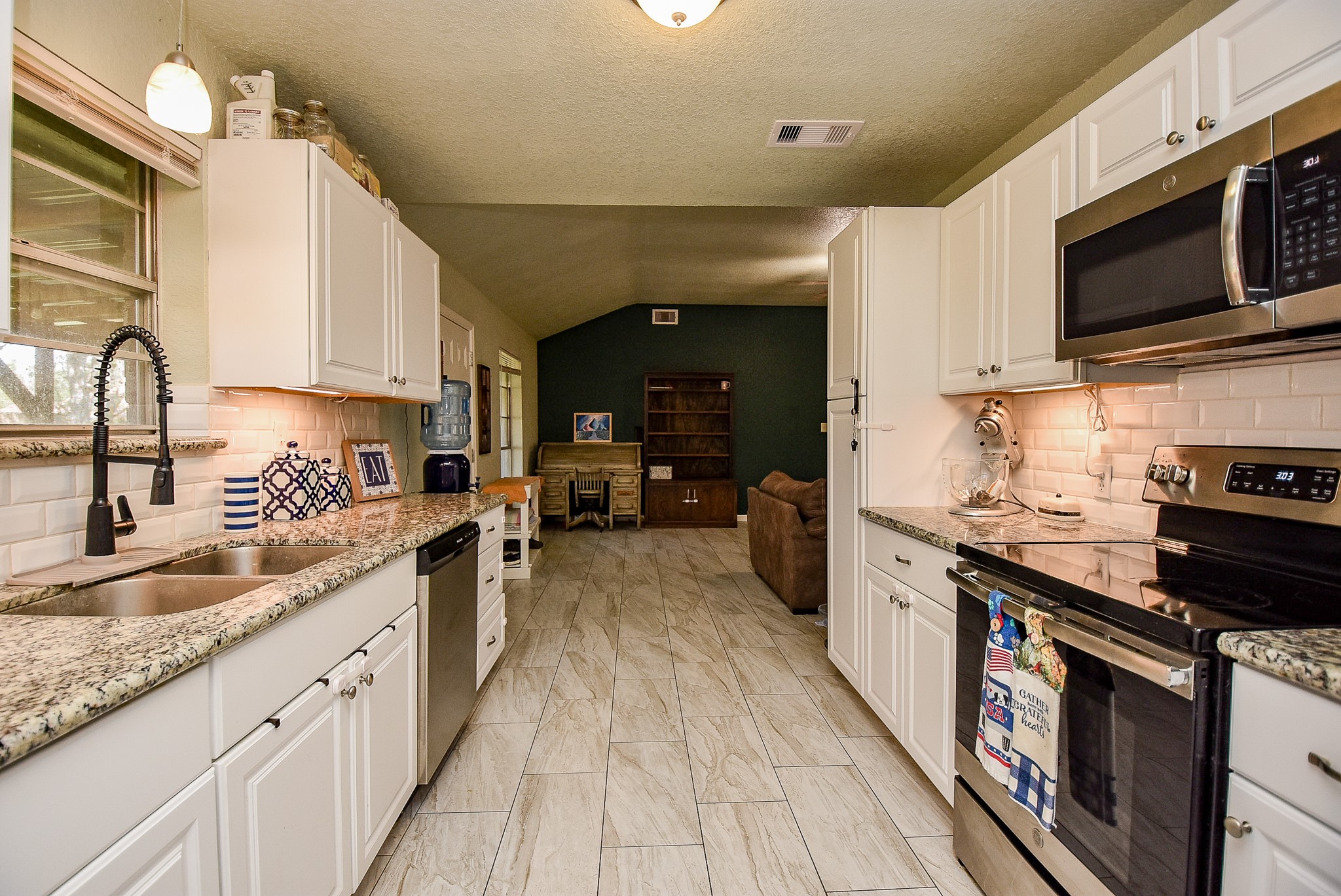57 E Candlewood , Lake Jackson, TX, 77566 | 54231522 | Realty Texas LLC
