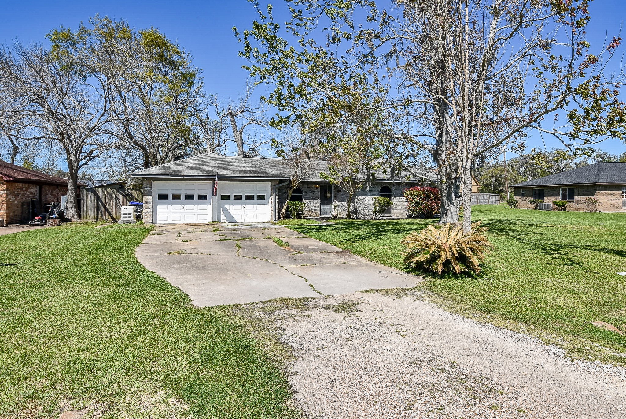 57 E Candlewood , Lake Jackson, TX, 77566 | 54231522 | Realty Texas LLC