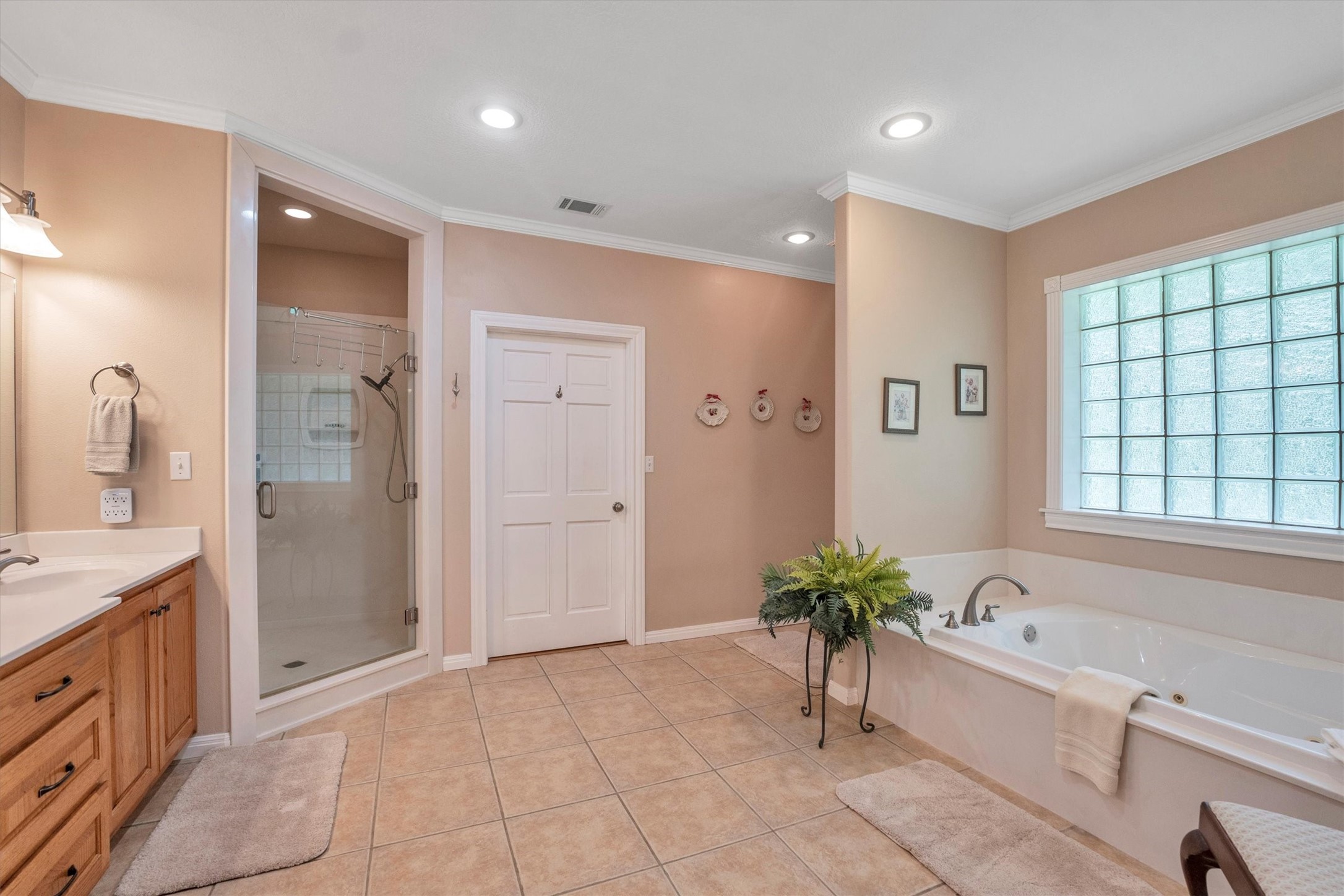 24400 Pine Valley Loop, Huntsville, TX, 77320 | 70848369 | Realty Texas LLC