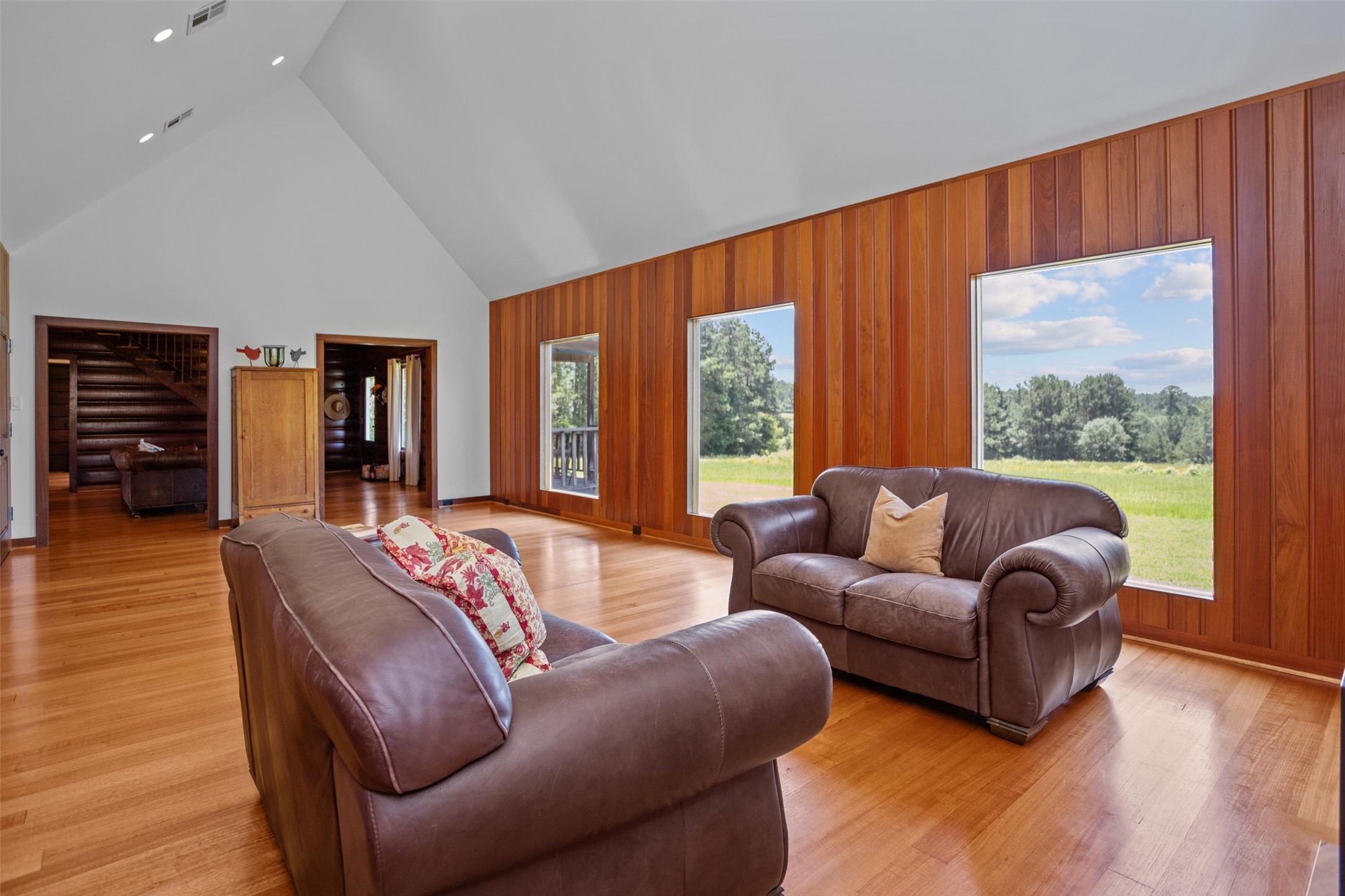 656 Vineyard View Trail, Grapeland, TX, 75844 | 97960530 | Realty Texas LLC