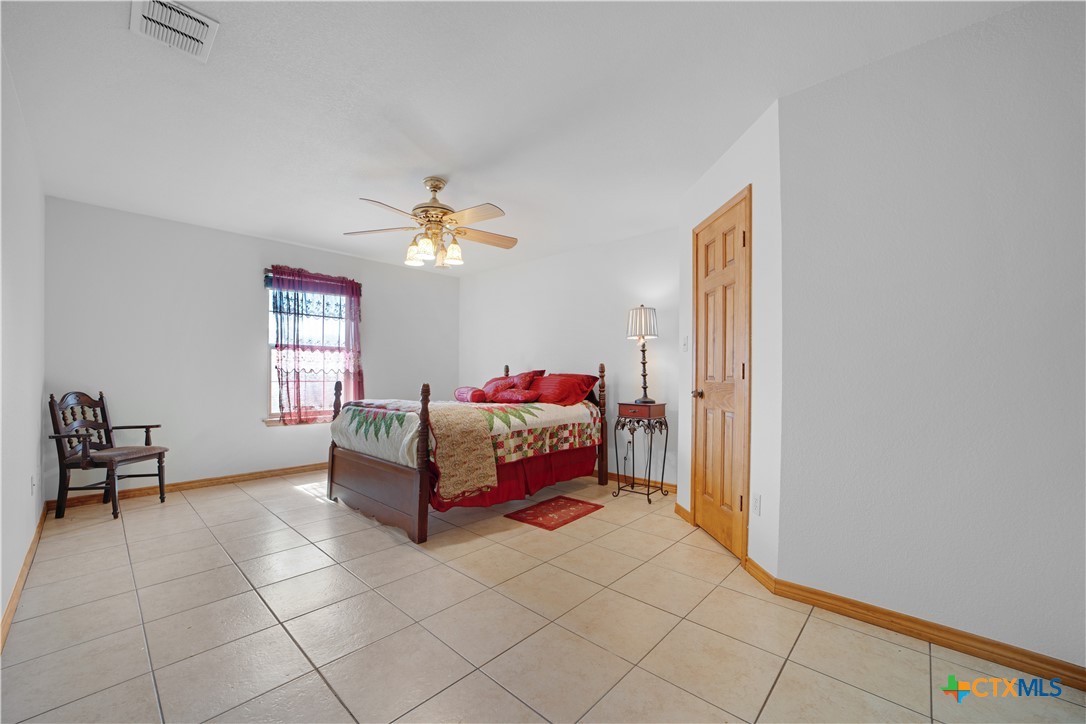 14053 Huber Road, Seguin, TX, 78155 | 582041 | Realty Texas LLC